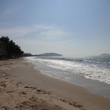 Apto E Suites Praia Do Itapocoroi Penha  Εξωτερικό φωτογραφία